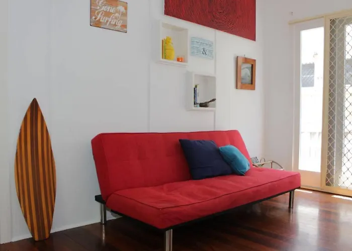Eclectic 1 Bedroom Apartment In The Heart Of Palm Beach